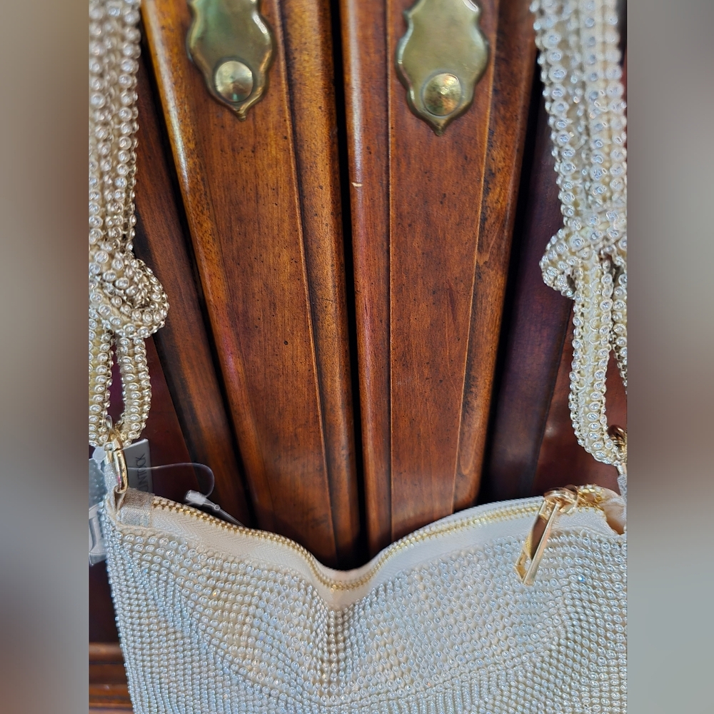 Silver Shimmer Cocktail Purse with Textured Mesh Design - Picture 2 of 4